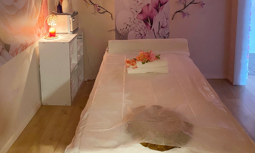 Image 3: 60 Min Deep Tissue Massage w/ Hot Stones for One and for Couples
