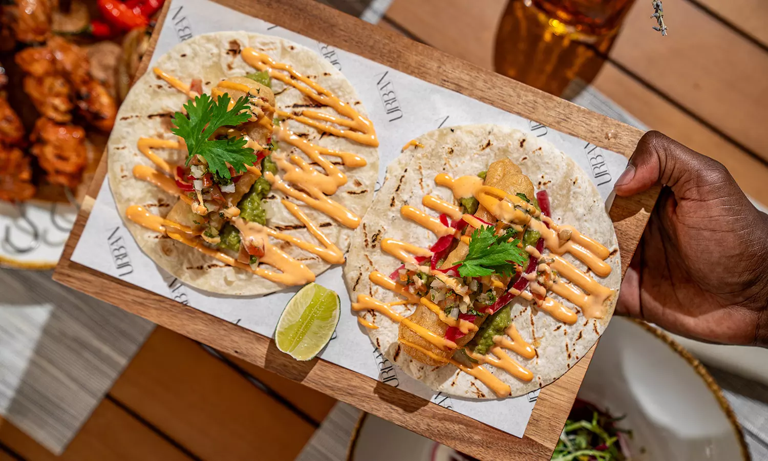 AED 100, AED 200, or AED 300, or AED 500 to spend on Food & Drink