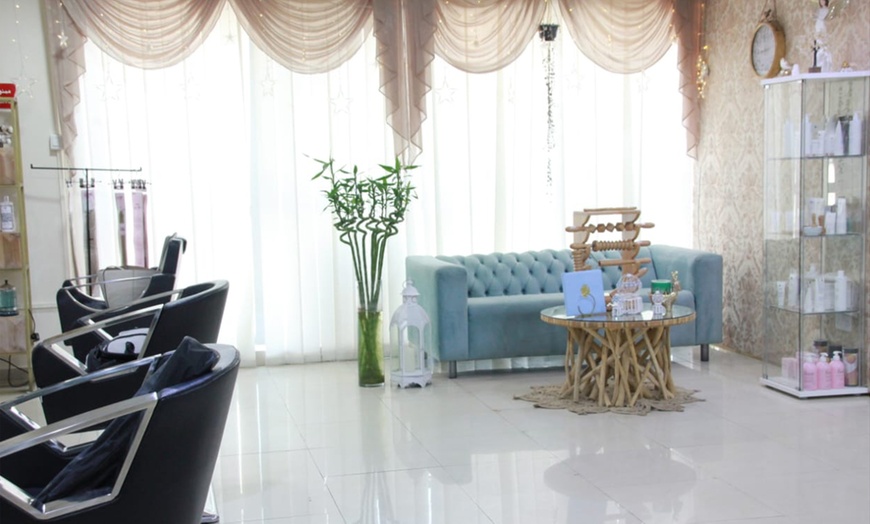 Image 3: Smooth & Silky: Full-Body Waxing and Threading Packages