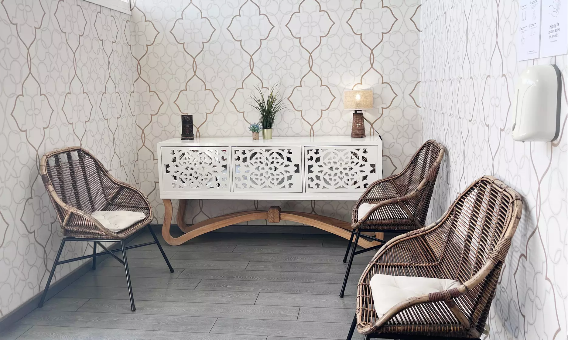 Ritual romántico para 2: masaje relajante con cava o zumo y chocolate