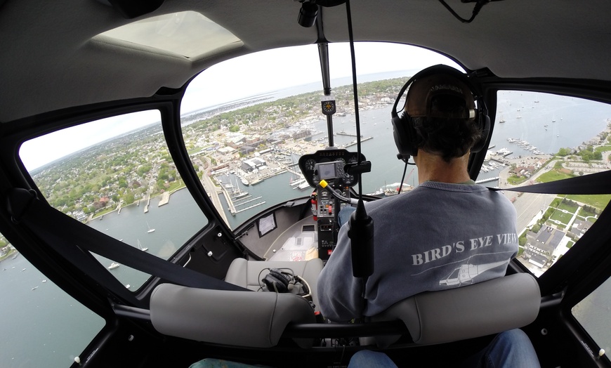 Image 7: Guided helicopter tour with breathtaking views of famous mansions