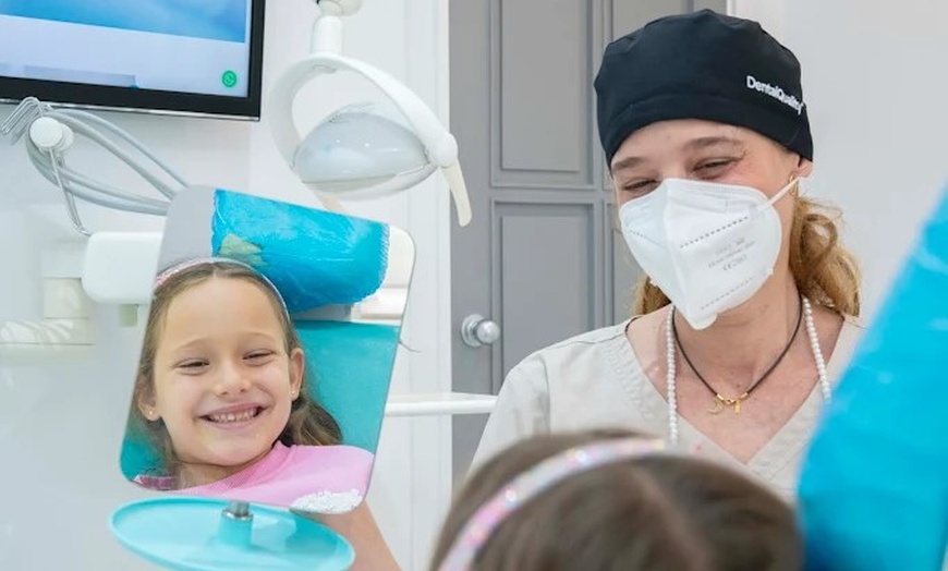 Image 3: Cuidado dental completo con diagnóstico, limpieza y blanqueamiento 