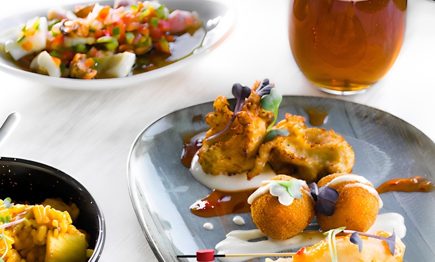 Image 20: Menú tradicional español con opción a botella de vino para 2 o 4