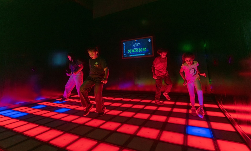 Image 3: Pixel Lighting Game For Upto Four!