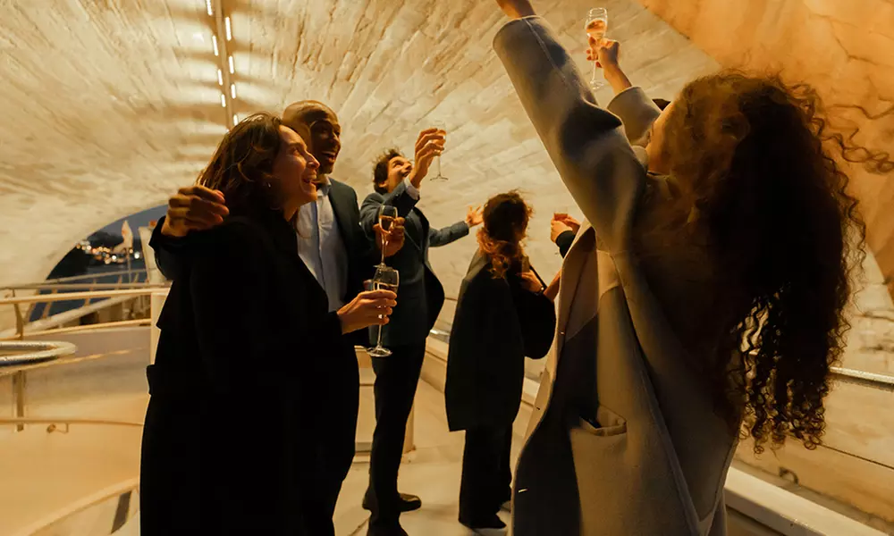 Déjeuner ou dîner croisière avec Bateaux Mouches