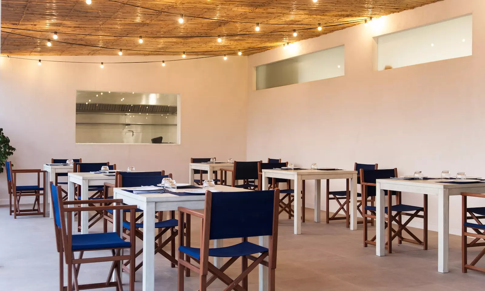 Comilona frente al mar: menú mediterráneo La Ferrera para 2 o 4 pax.