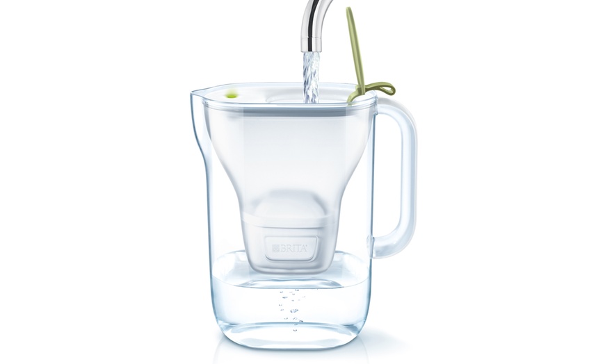 Image 2: Brita Style Jug with Cartridge