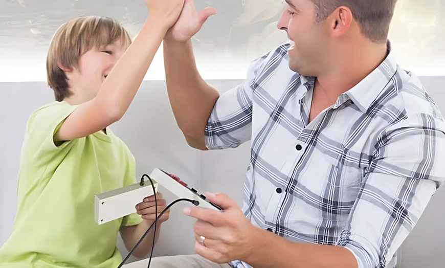 Image 3: Mini-Retro-Spielkonsole mit 620 Spielen und 2 Kontrollern