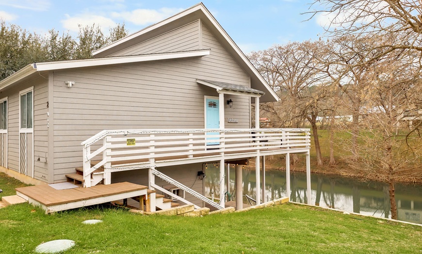 Image 17: Private Homes with Guadalupe River Access
