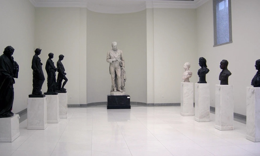 Image 4: ✈ Porto: 5-Day Weekend Package with Air & Hotel from Worldee