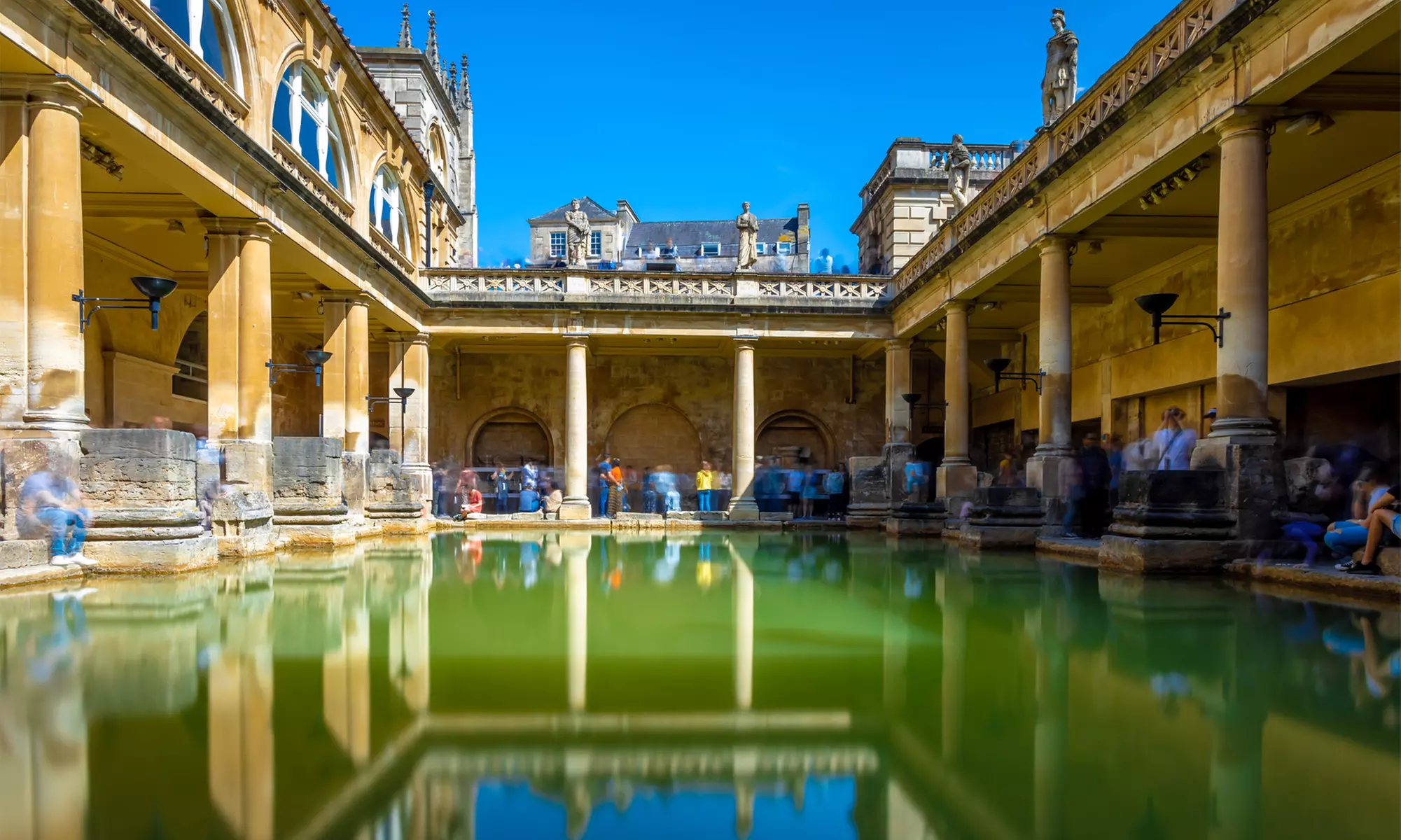 Stonehenge & Bath Guided Tour from London with Roman Baths