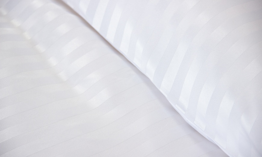 Image 7: Set di biancheria da letto in raso di microfibra