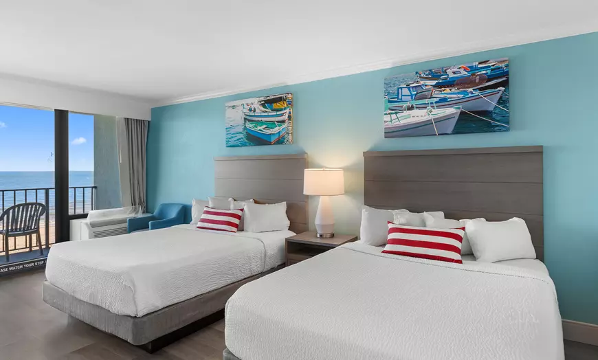 Schooner Oceanfront Deluxe Cabana Room