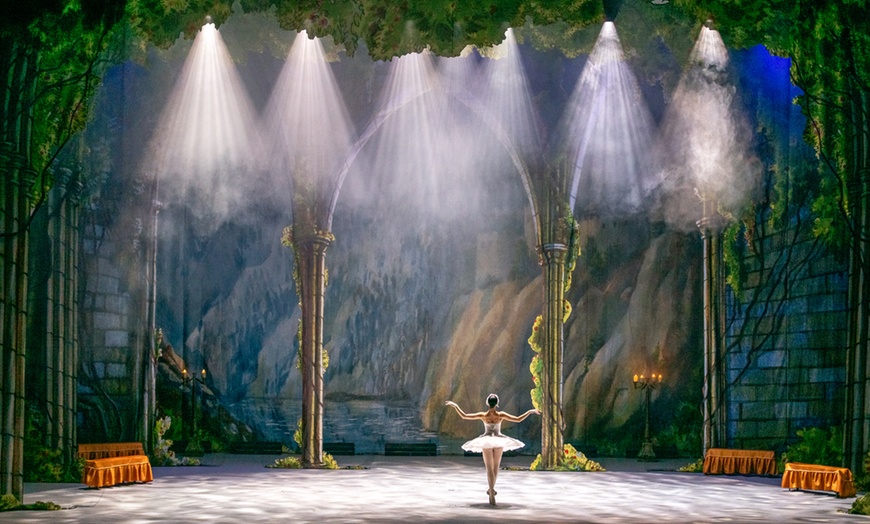 Image 3: Ticket für „Schwanensee“ vom Grand Classic Ballet in 15 Städten