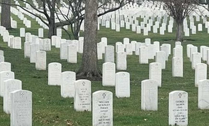 Image 5: Washington D.C. Memorials or Arlington Cemetery Tours