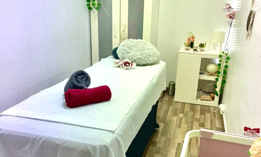 Image 2: 1 o 3 sesiones de 60 minutos de masaje relajante corporal para 1 