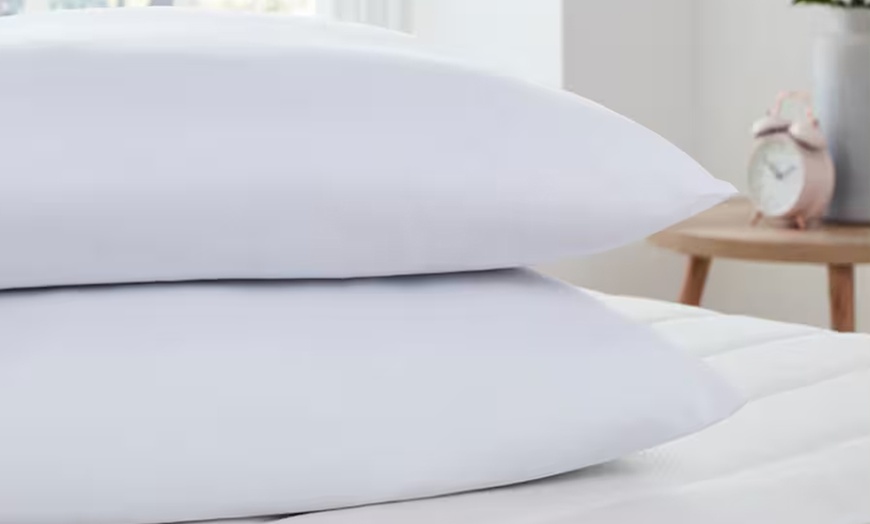 Image 1: Silentnight So Cool Pillows