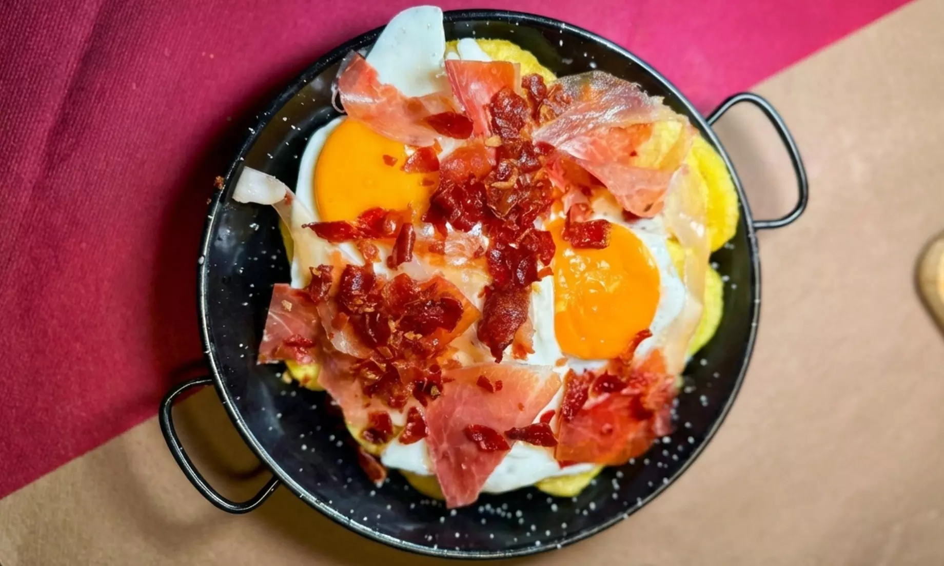 Menú VALOO para 2 o 4 personas en plena plaza del Ayuntamiento