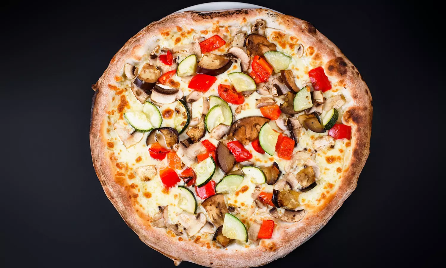 Menú vegetariano de pizzas para 2 o 4 personas con entrante y bebida