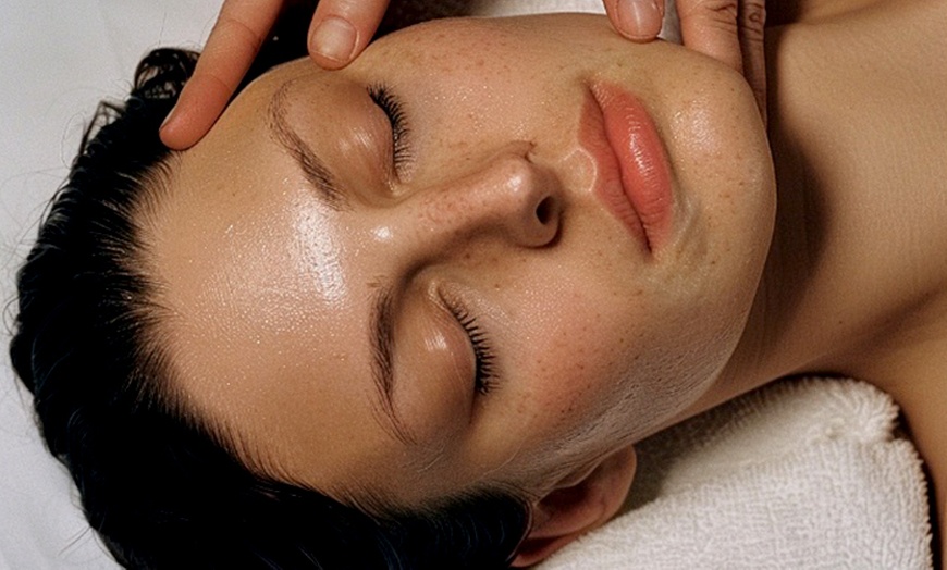 Image 3: 45-Min Express Deep Cleansing Facial, 30-Min Scalp Therapy and More 