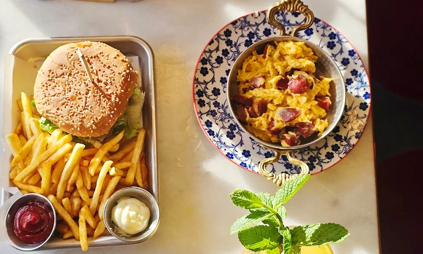 Image 2: Kulinarisches Frühstück nach Wahl in stilvoller Umgebung