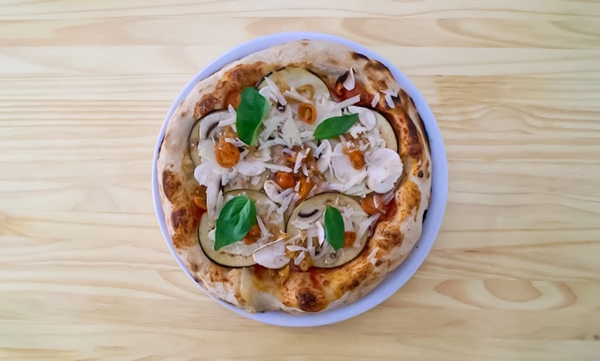 Image 7: Menú de hamburguesa o pizza para 2 o 4 con bebida y opción a postre