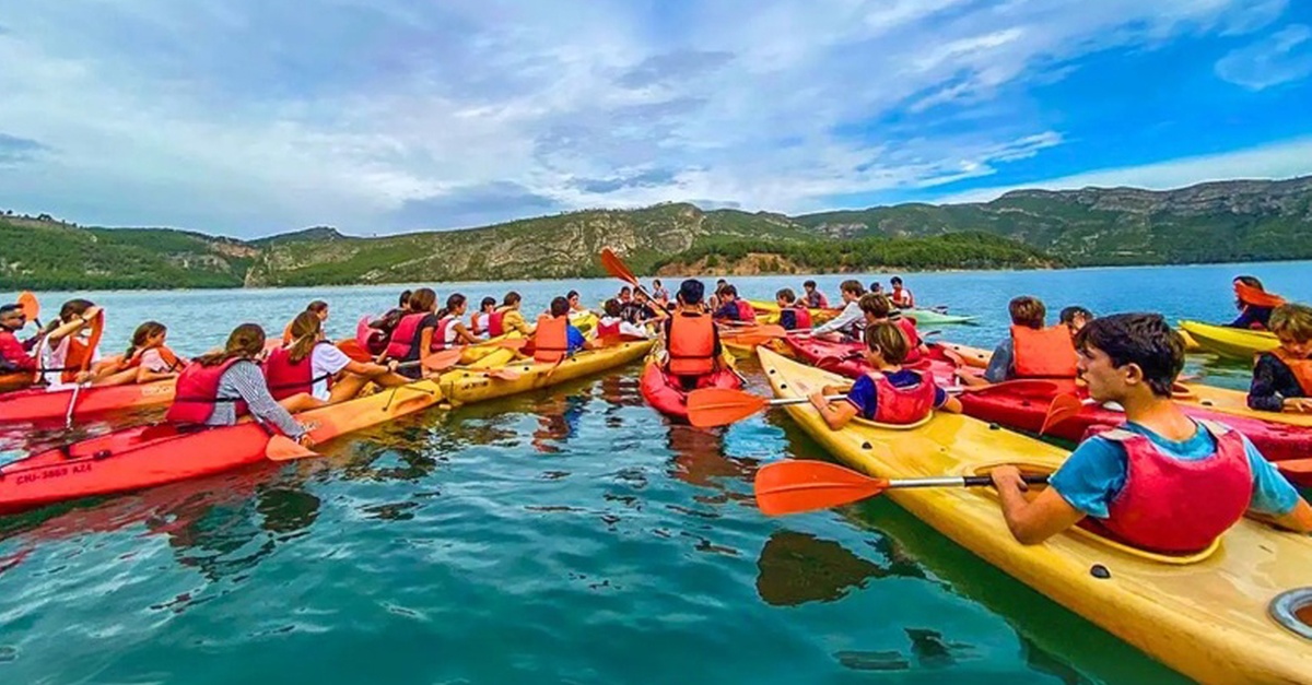 Alquiler de kayak con equipo para actividad acuática en Valencia