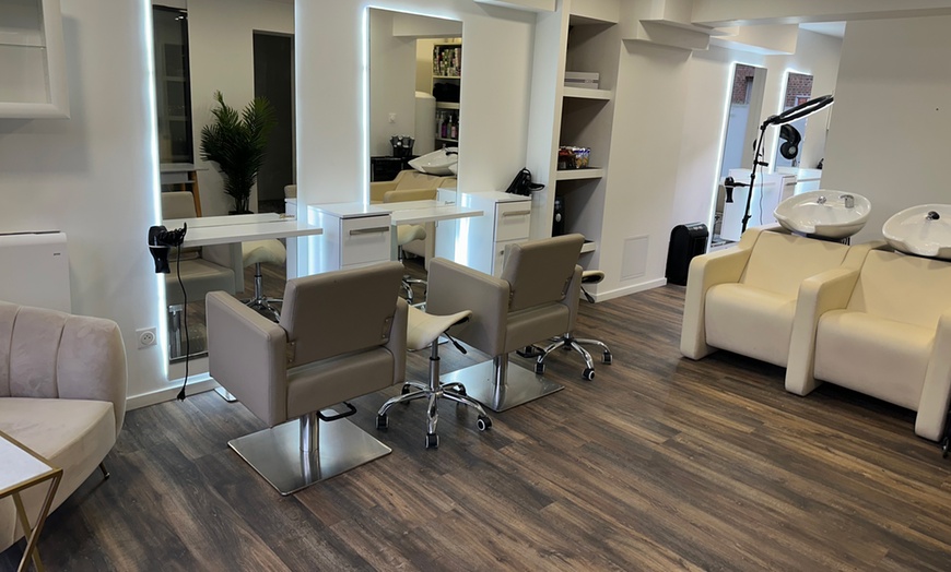 Image 3: Lissage, soin ou coupe : vos cheveux sublimés à Lannoy