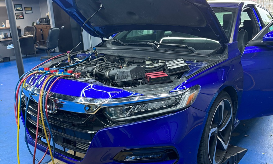 Image 8: A/C R134 Recharge with UV-Die included Auto Air Conditioning