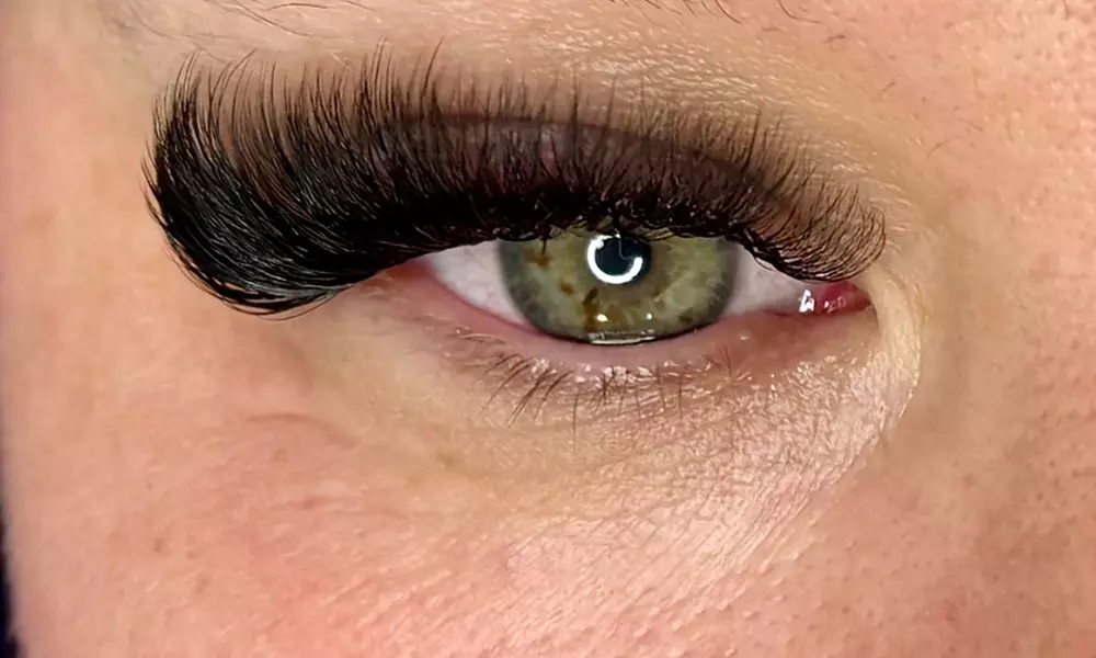 Classic Beauty with LED Classic, Volume or Hybrid Lash Extensions