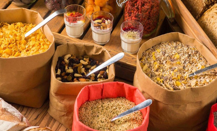 Image 11: Lille : chambre double standard avec petit-déjeuner et vin/bière  