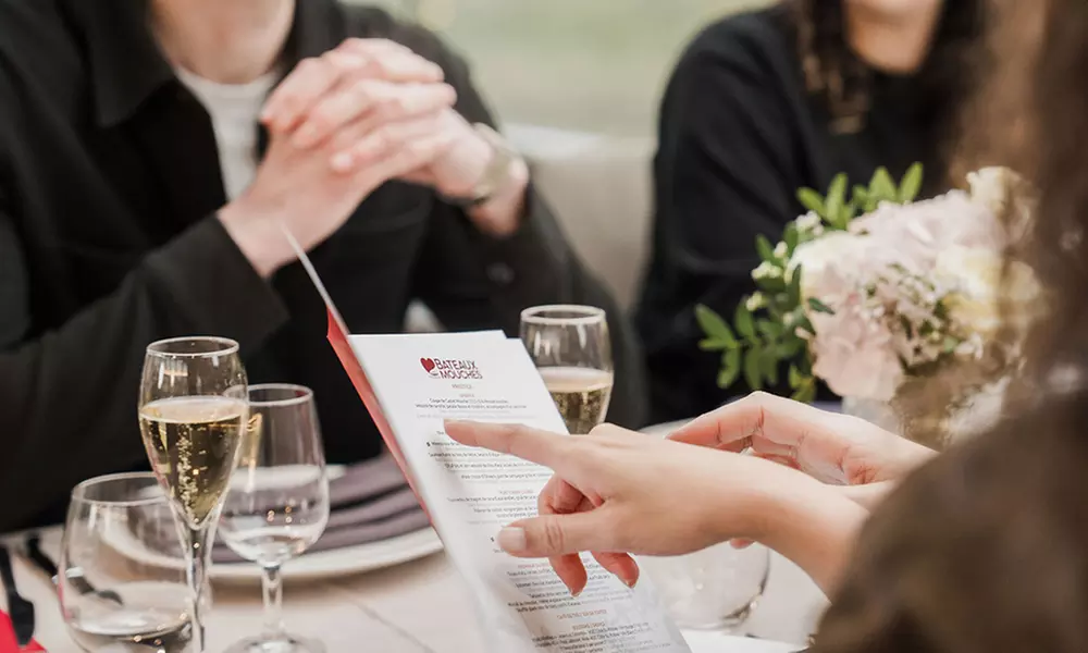 Déjeuner ou dîner croisière avec Bateaux Mouches