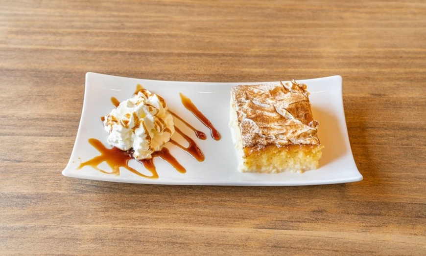 Image 19: Menú venezolano de arepas o parrillada a elegir para 2 o 4 personas