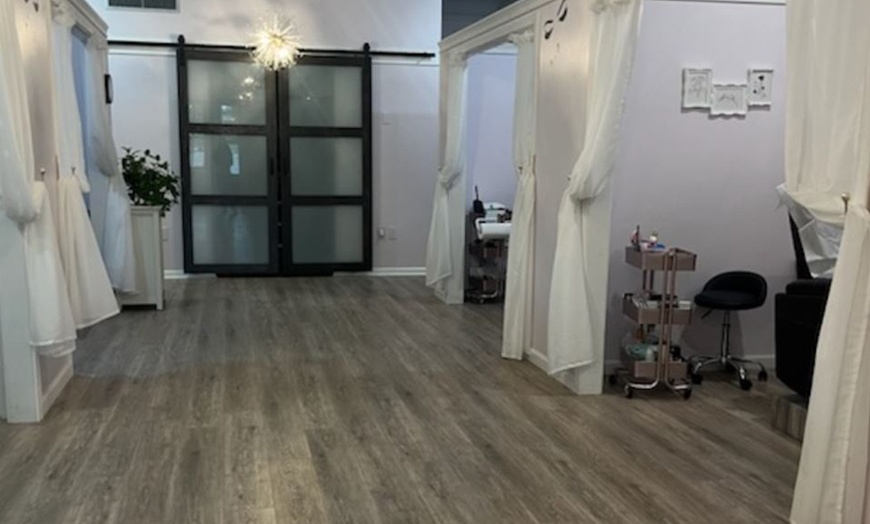 Image 3: 60 or 90-Minute: Choice of Deep Tissue or Swedish Massage