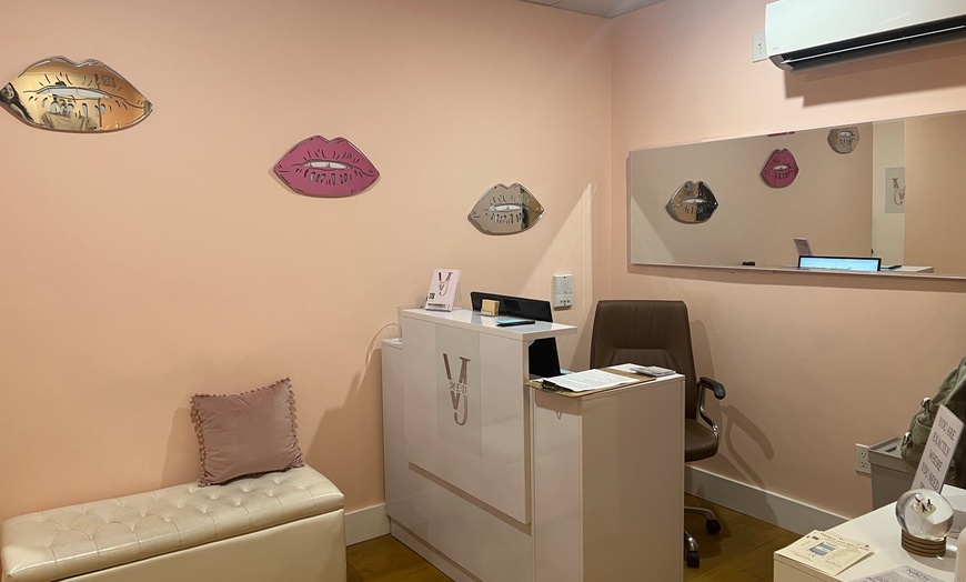 Image 4: Wrinkle-Reducing Botox with 20, 40, or 60 Units Options