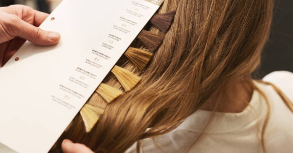 Sesión de peluquería con corte, mascarilla y opción de tinte o mechas en Bilbao