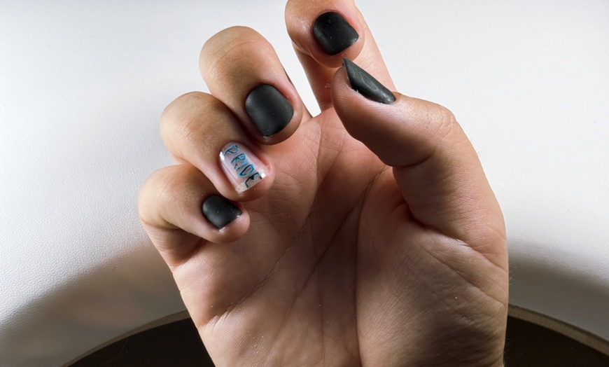 Image 8: Manicura normal, semipermanente o manicura rusa 