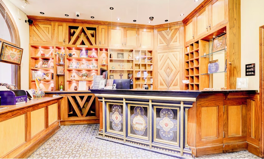 Image 2: London: Standard / Superior Double Room for Two with Breakfast