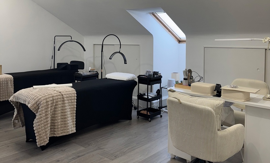 Image 14: Up to 63% Off on Eyelash Extensions at Simply Stunning