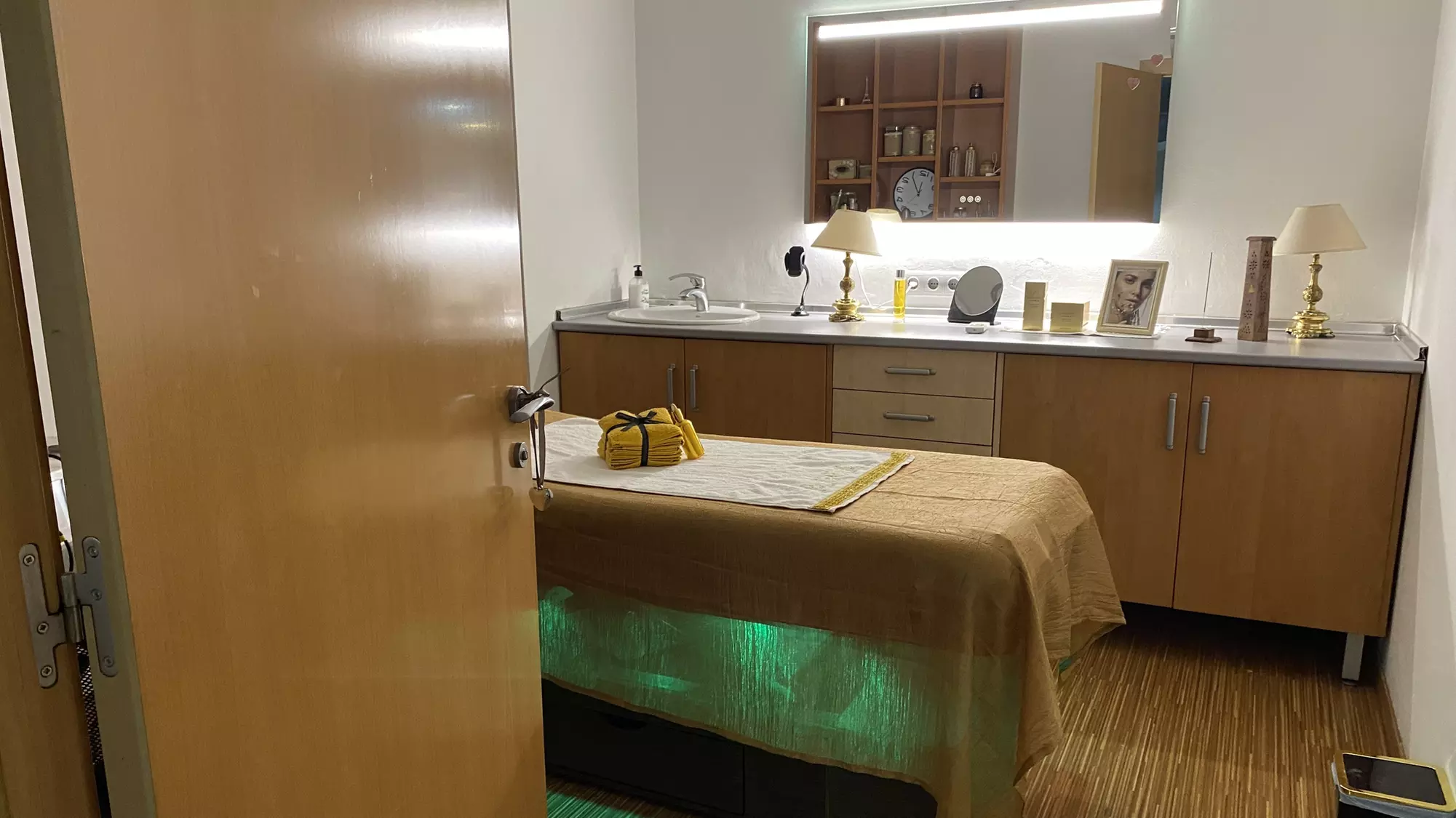 ¡Limpieza facial, radiofrecuencia y electroestimulación!