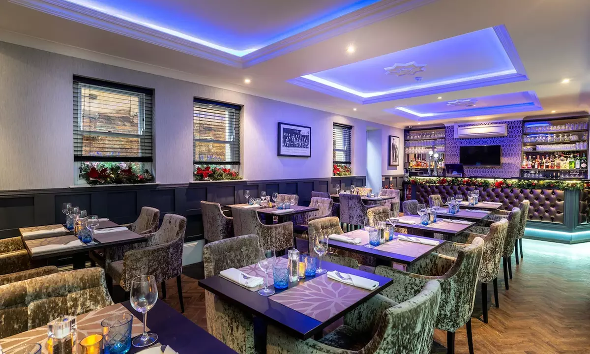 London: Elegant 4* Stay with Breakfast