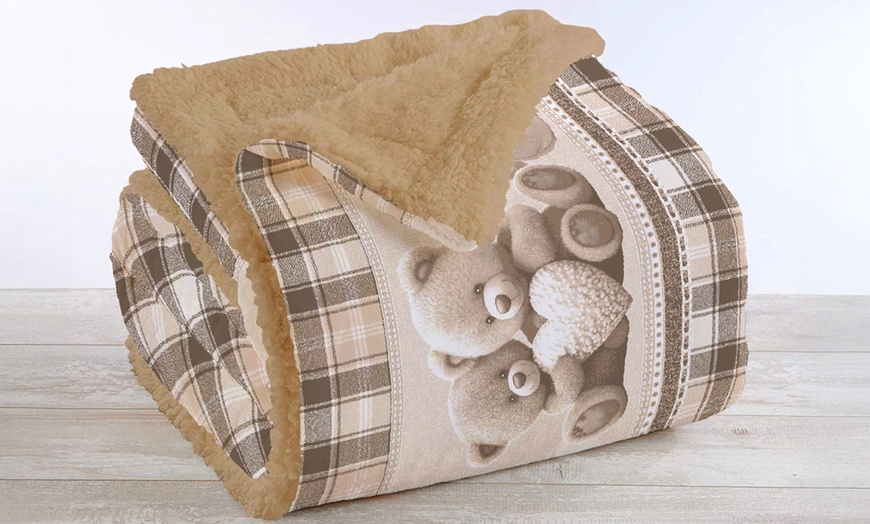 Image 12: Ultrasoft sherpa & microfiber deken