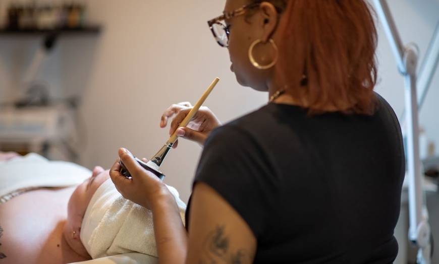 Image 2: Refresh Your Complexion with a Facial with Brow Wax