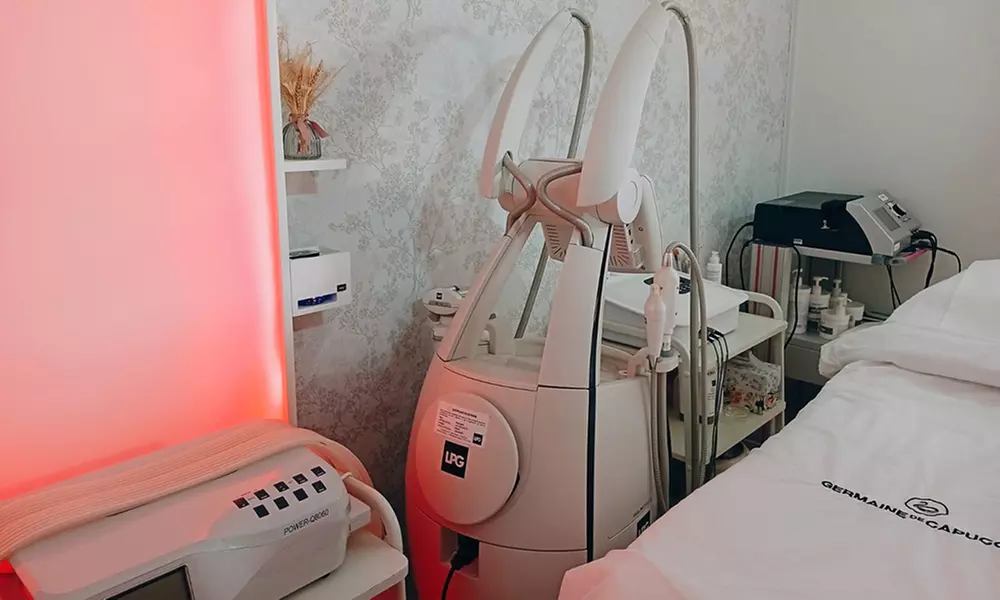 Rejuvenecimiento facial con láser y velo de colágeno luminoso