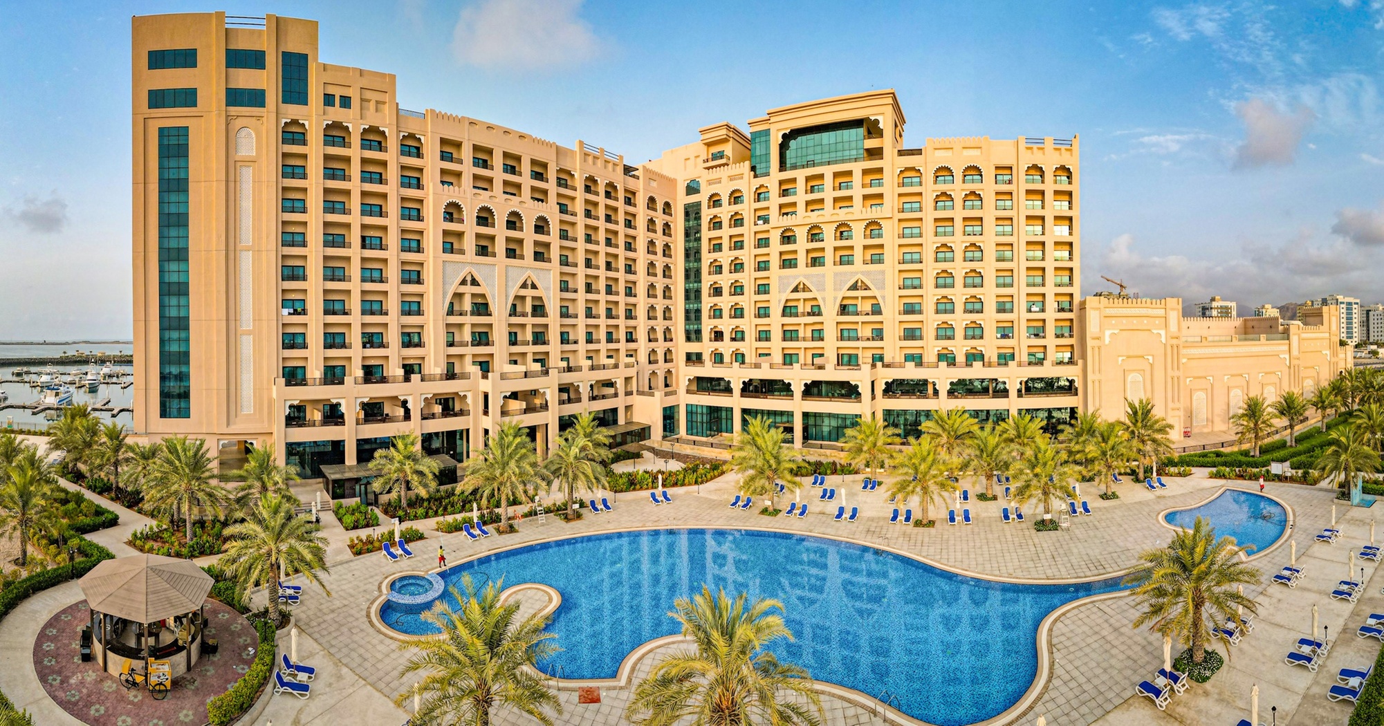 Fujairah: 5* One-Night Stay w/ Optional Breakfast or Suhoor