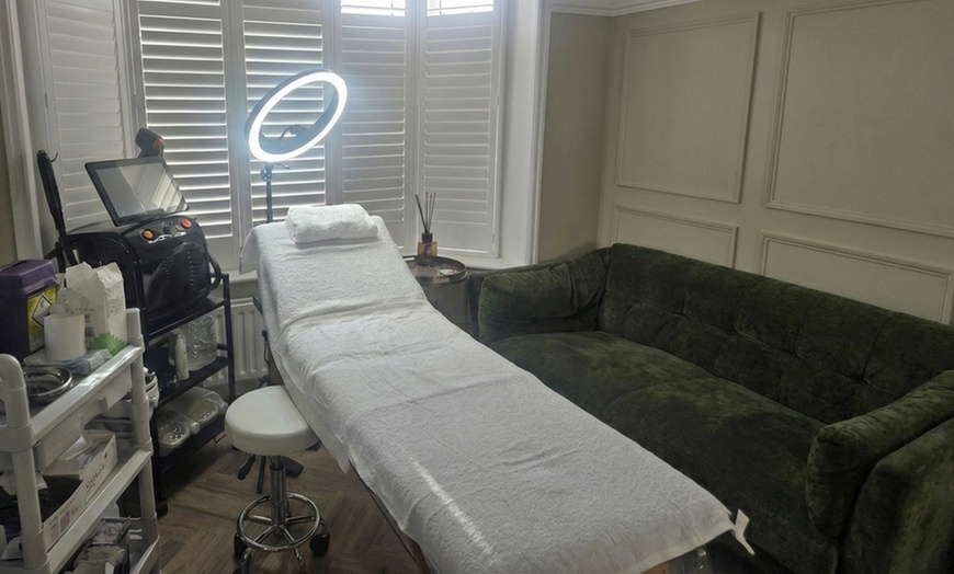 Image 2: Advanced Micro-needling with Luxury Hydrating Serums – Face or Neck