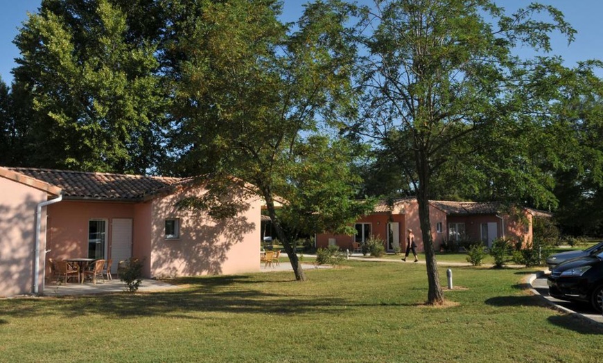 Image 9: Drôme : studio ou appartement avec piscine et sauna, pdj en option