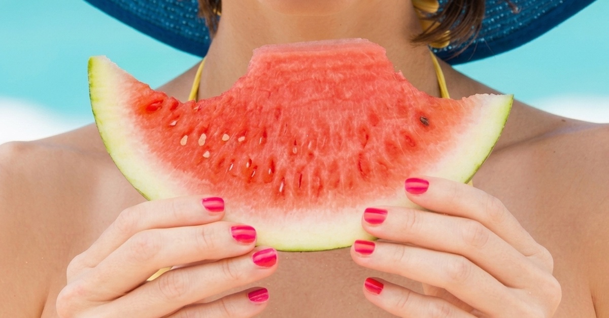 Servicio de manicura, pedicura o manipedi en Barcelona