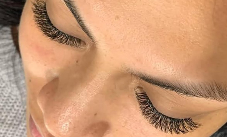 Image 3: Eyelash Lift or Extension Natural to 6D Volume for a Stunning Look
