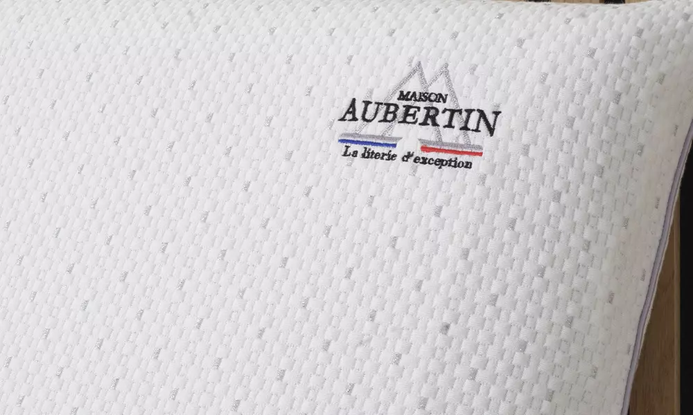 Oreiller "Malva" avec mousse HR et extrait de fleurs de guimauve